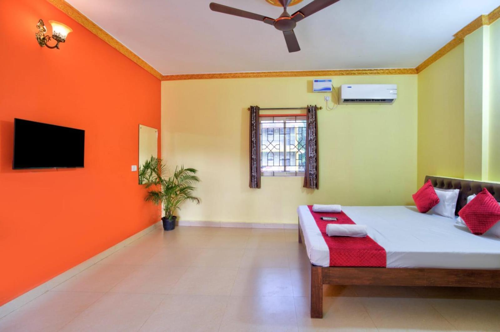 Hotel Savita Calangute Exterior photo